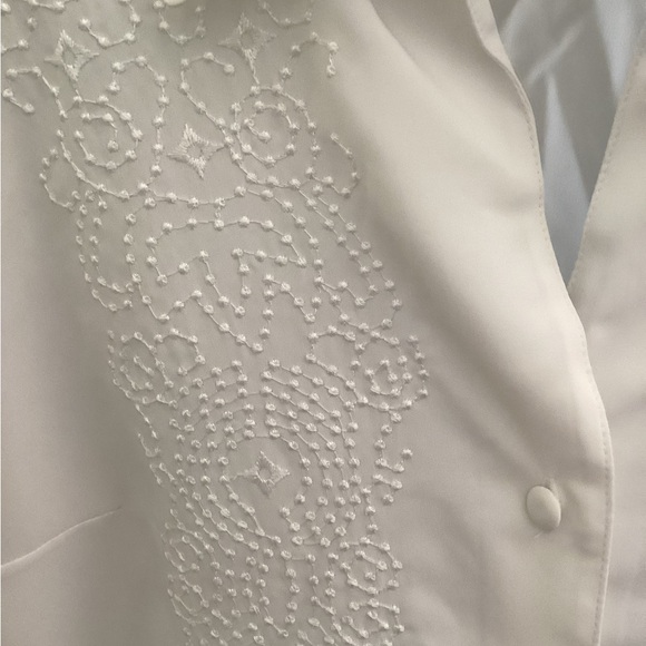 🚨Final Sale🚨 Croft & Barrow White Embroidered Button Down Top Blouse Size Small - Picture 5 of 6